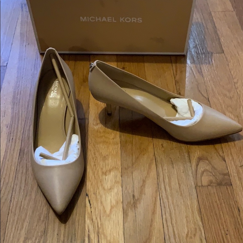 Michael Kors MK Kitten Heel Pump- brand new